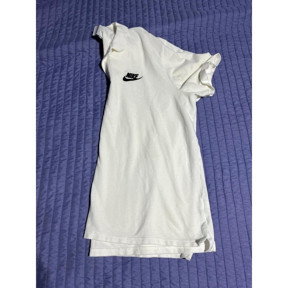 White Nike polo shirt with black swoosh #polo #athleisure - Picture 4 of 7